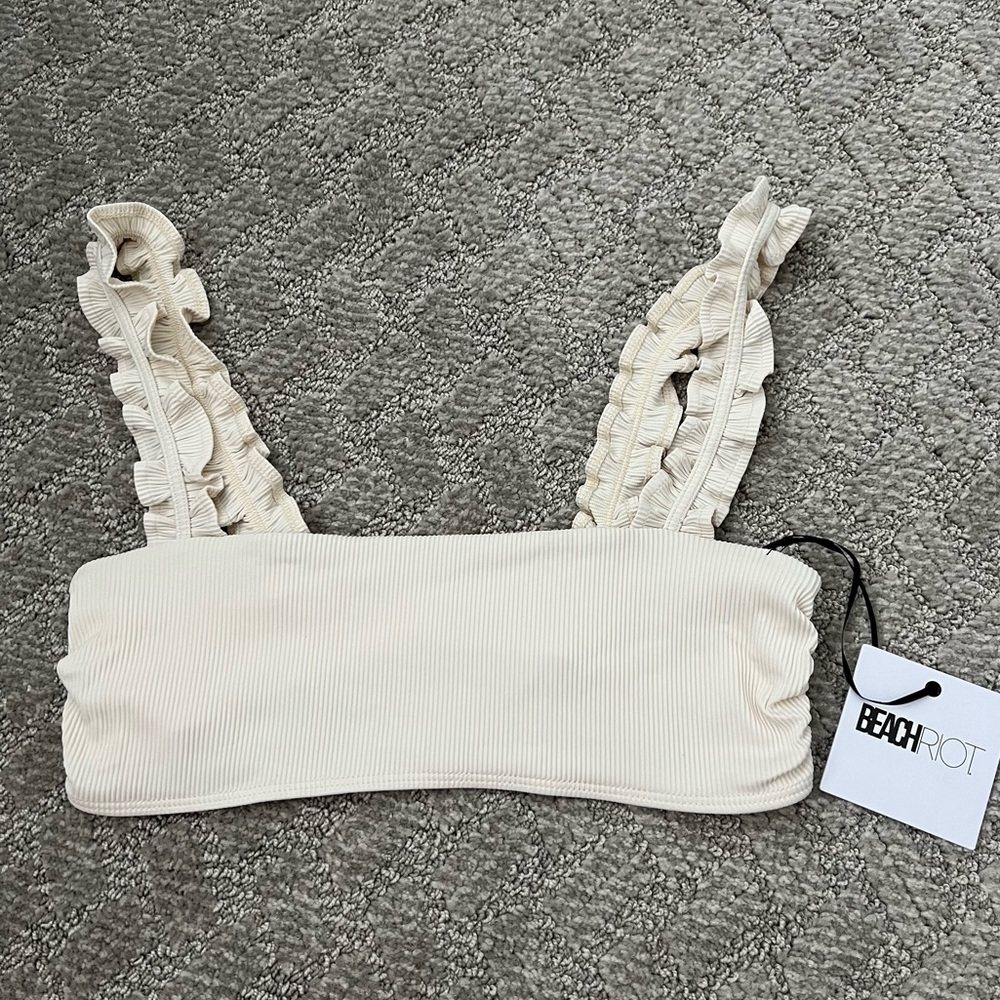 BEACH RIOT NWT IVORY RIBBED RUFFLE BIKINI TOP